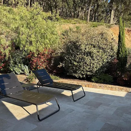 Les Aurochs Couette-café Grimaud