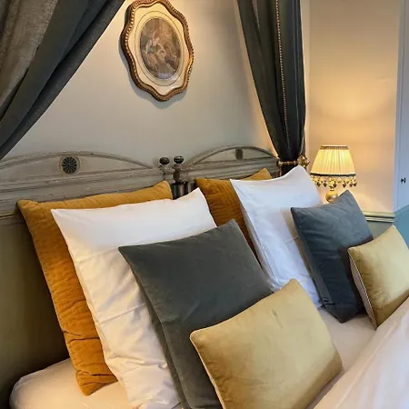 Couette-café Les Aurochs 4*