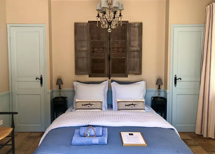 Les Aurochs Bed & Breakfast 4*