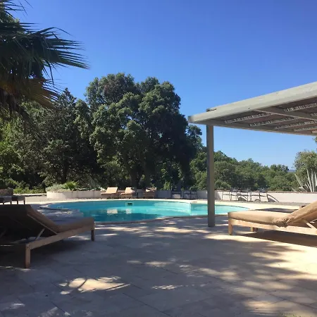 Les Aurochs Oda ve Kahvaltı