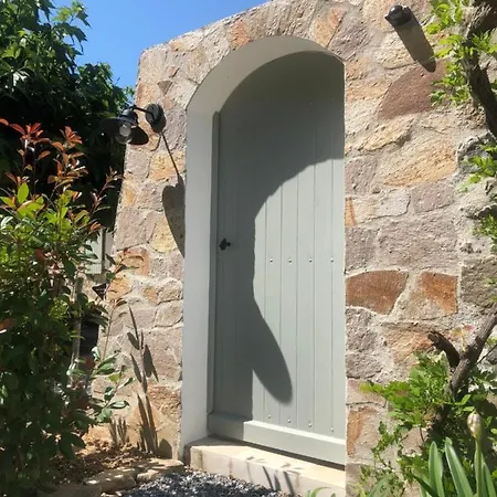 Les Aurochs Bed and Breakfast Grimaud