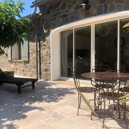 Les Aurochs Bed and Breakfast 4*