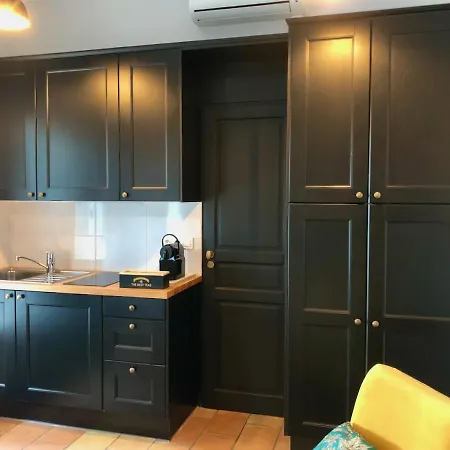 Les Aurochs Oda ve Kahvaltı Grimaud