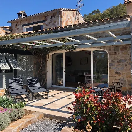 Les Aurochs Bed & Breakfast 4*