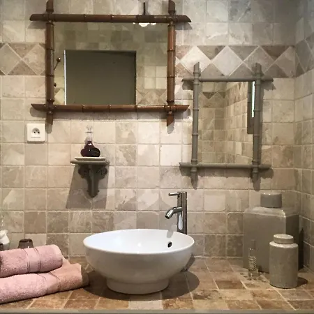 Oda ve Kahvaltı Les Aurochs Grimaud